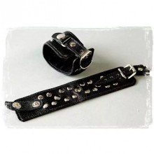 Декоративные наручники на кожаной подкладке от компании Подиум, цвет черный, Р291, бренд Фетиш компани, со скидкой