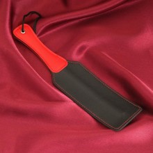Черная шлепалка «Хлопушка» с красной ручкой, общая длина 32 см, Сима-ленд 6256992, из материала искусственная кожа, длина 32 см., со скидкой