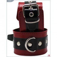 Узкие кожаные лакированные наручники, цвет красный, Подиум Р2191, бренд Фетиш компани, длина 28 см., со скидкой