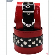 Лакированные кожаные наручники на мягкой подкладке, цвет красный, Подиум Р2101, бренд Фетиш компани, со скидкой