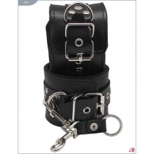 Узкие кожаные наручники на мягкой подкладке, цвет черный, Подиум Р21, бренд Фетиш компани, длина 27.5 см., со скидкой